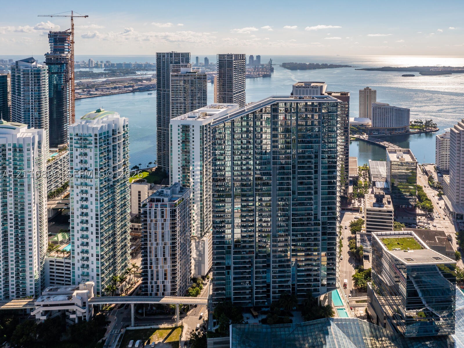 68 SE 6th St #1906, Miami FL 33131
