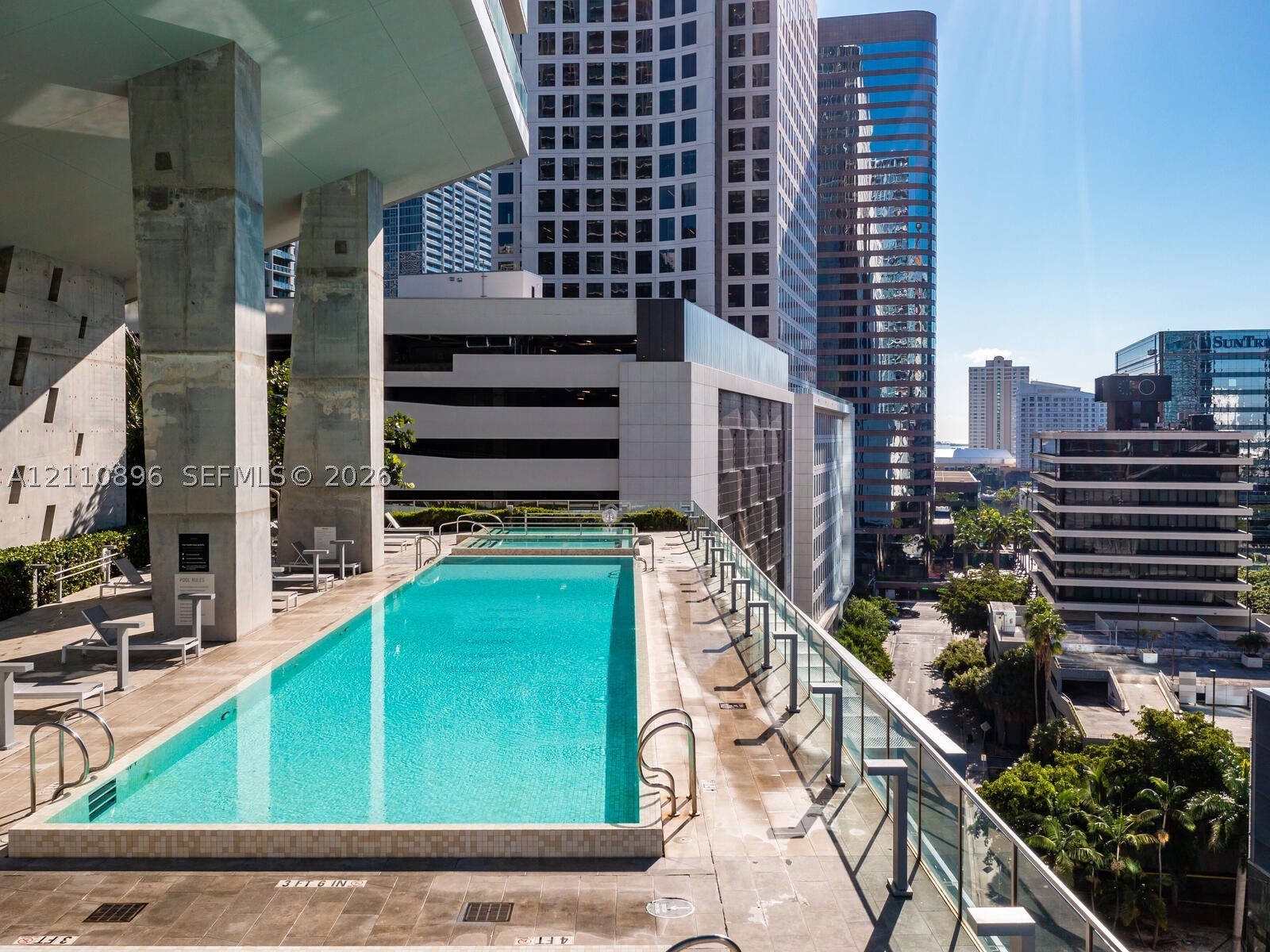 68 SE 6th St #1906, Miami FL 33131