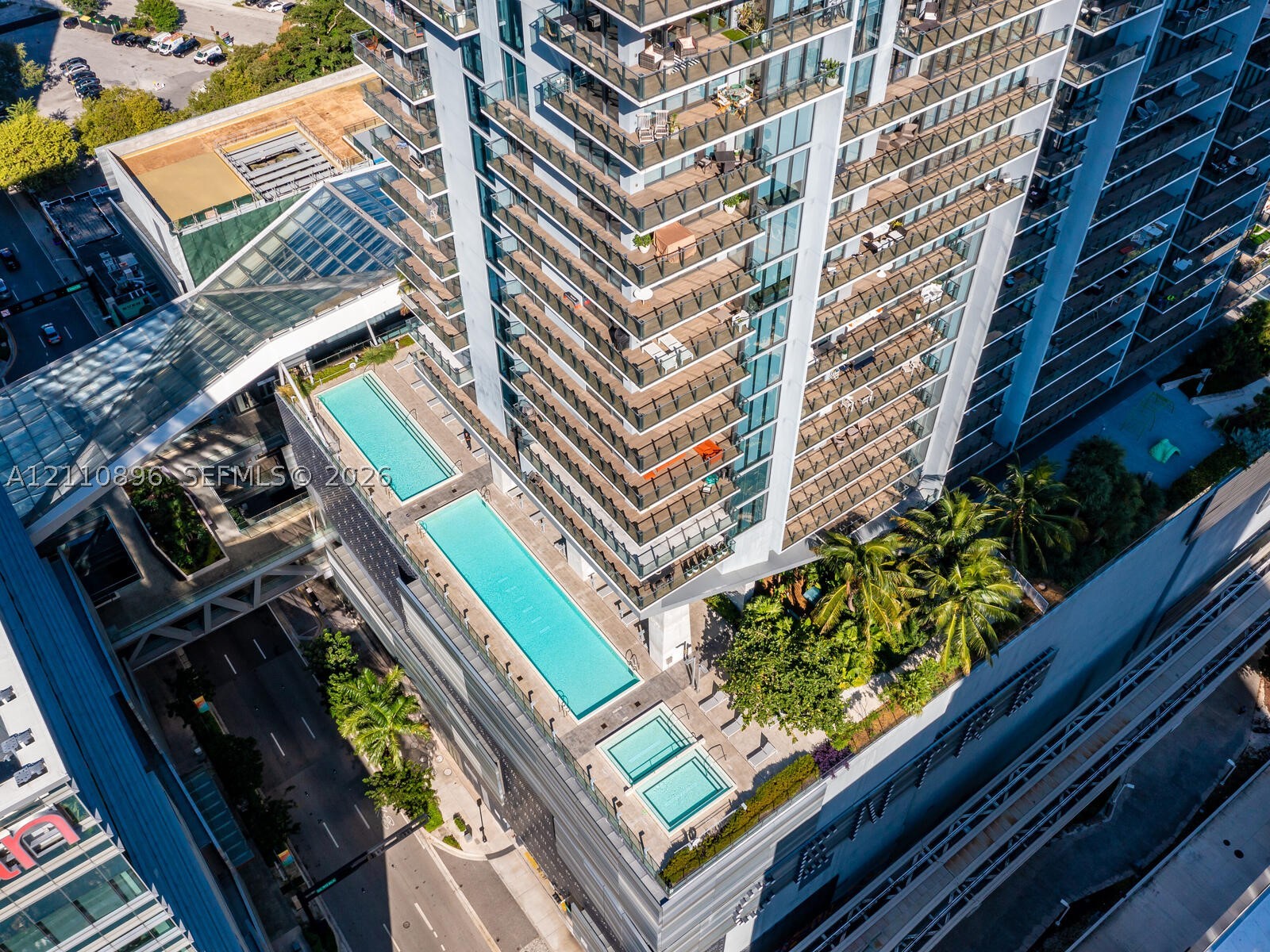 68 SE 6th St #1906, Miami FL 33131