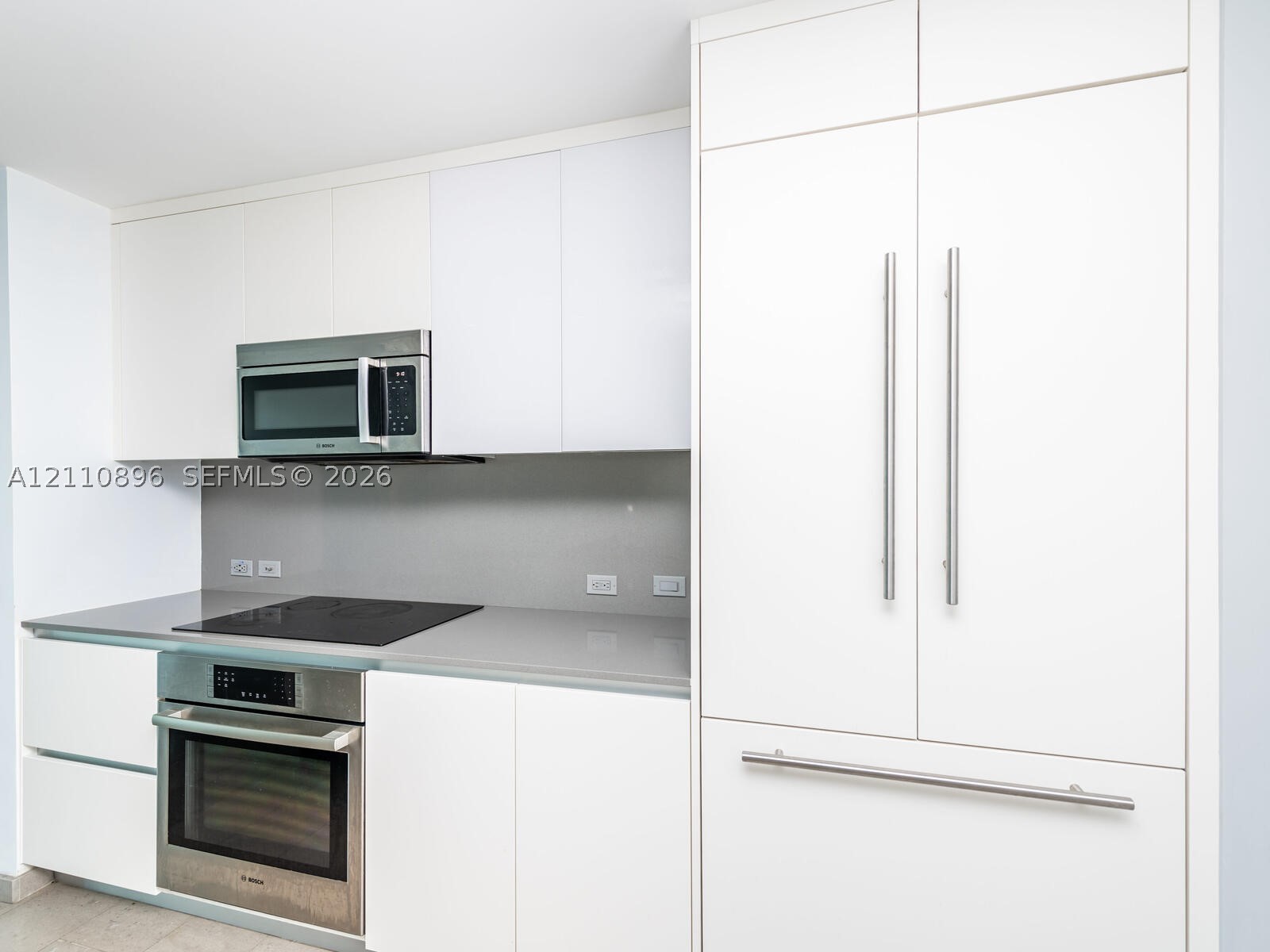 68 SE 6th St #1906, Miami FL 33131