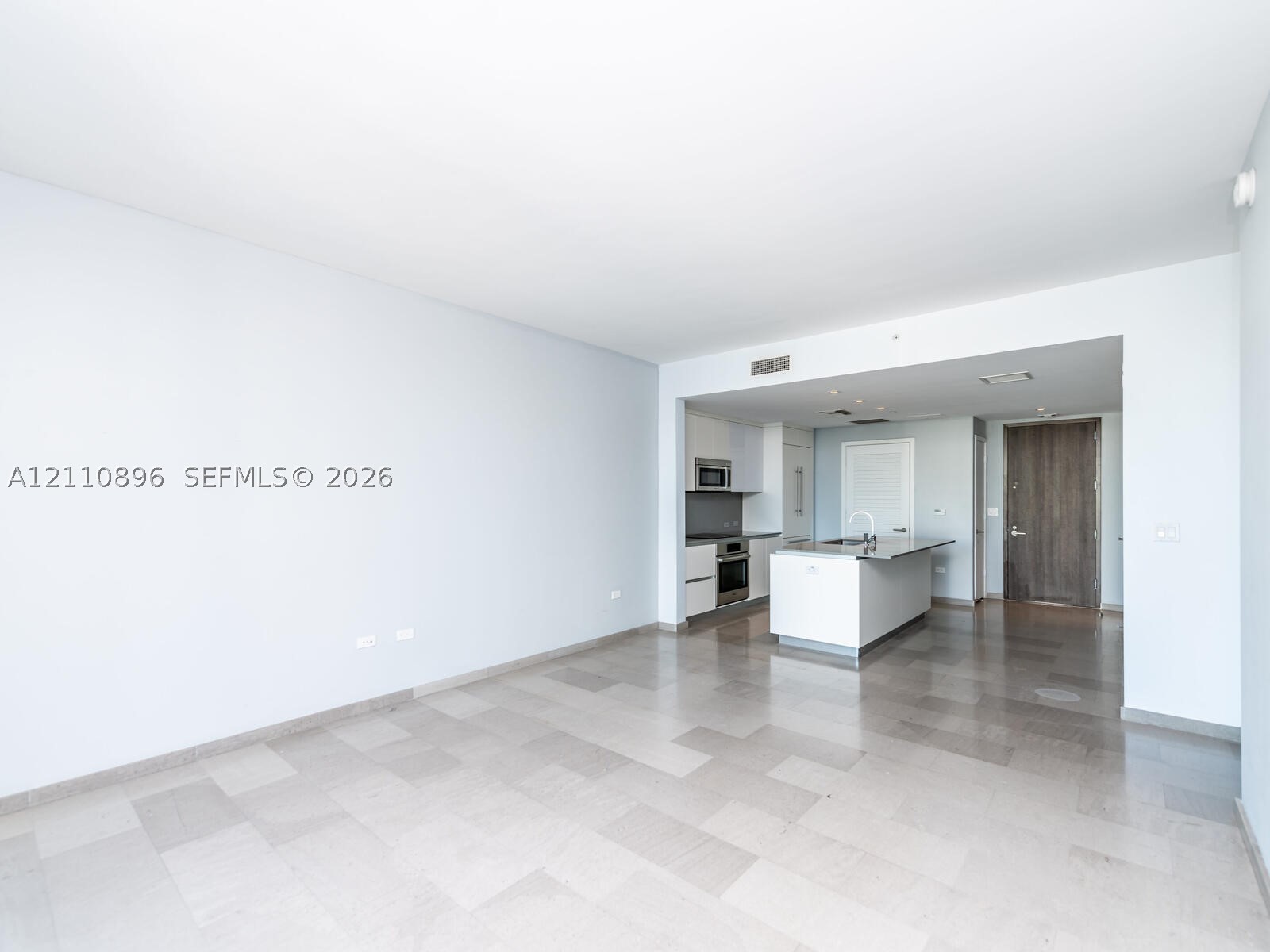 68 SE 6th St #1906, Miami FL 33131