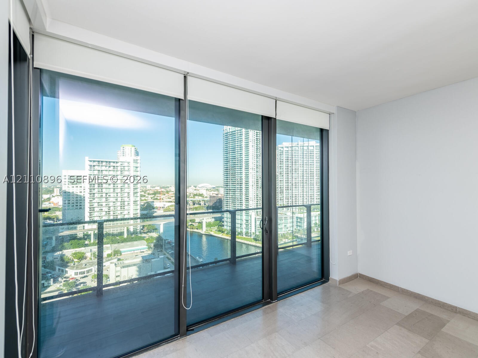 68 SE 6th St #1906, Miami FL 33131