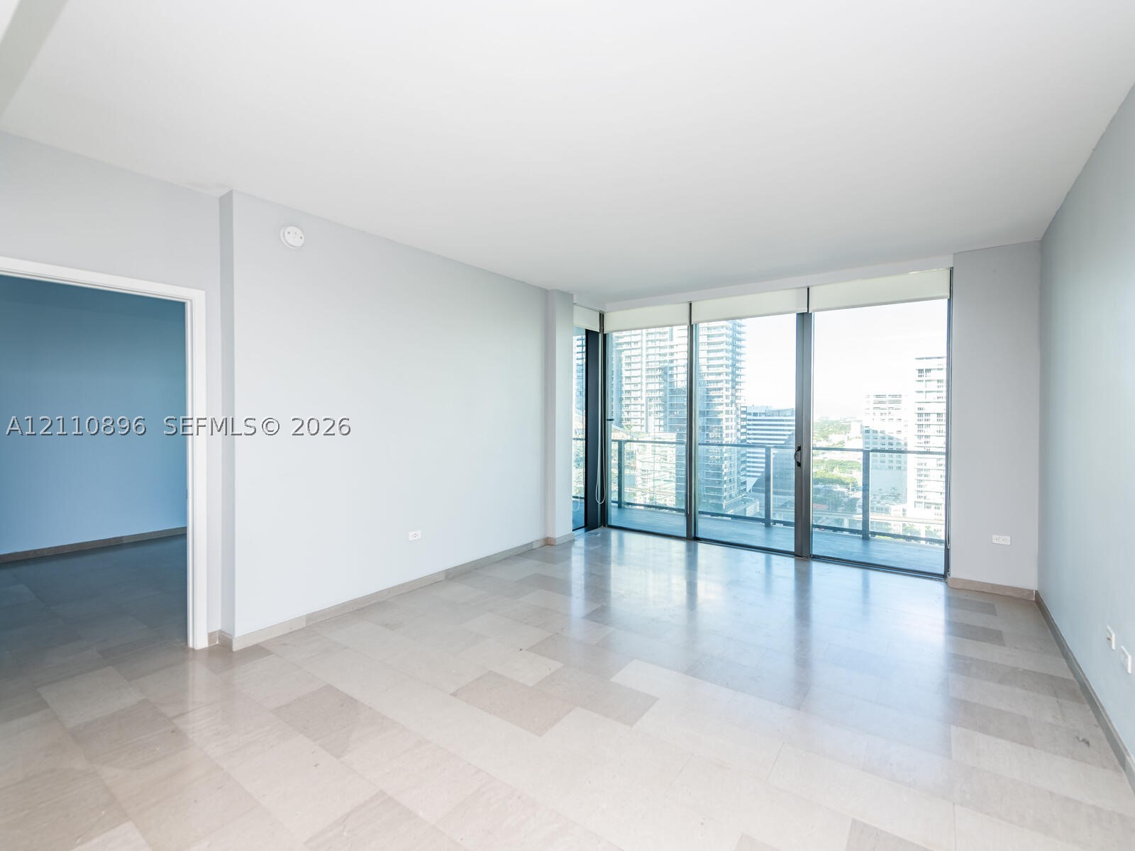 68 SE 6th St #1906, Miami FL 33131