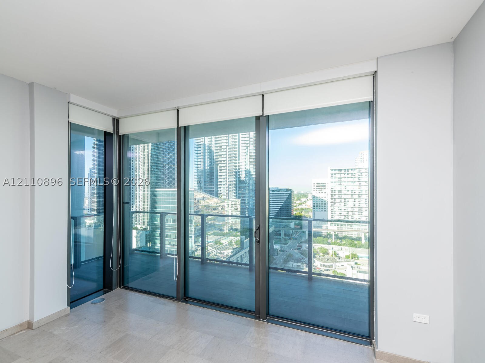 68 SE 6th St #1906, Miami FL 33131