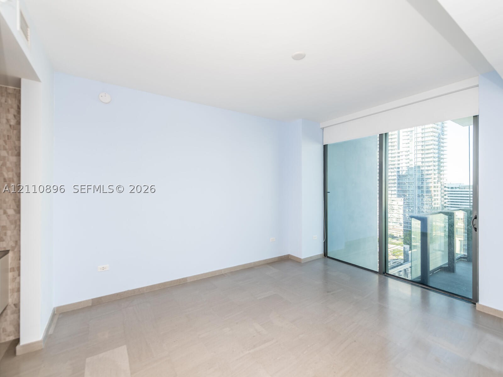 68 SE 6th St #1906, Miami FL 33131