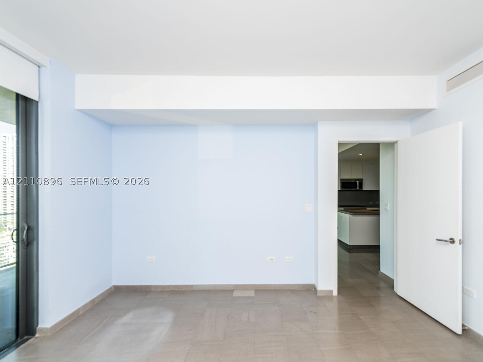 68 SE 6th St #1906, Miami FL 33131