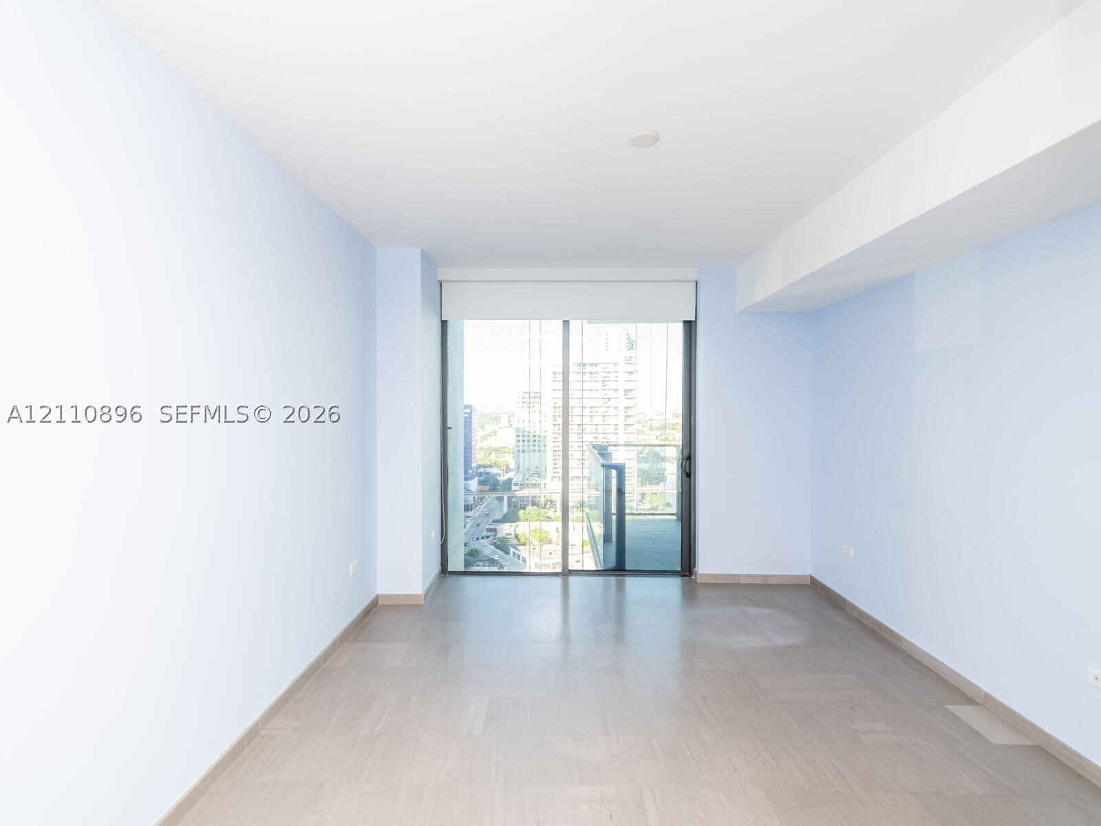 68 SE 6th St #1906, Miami FL 33131