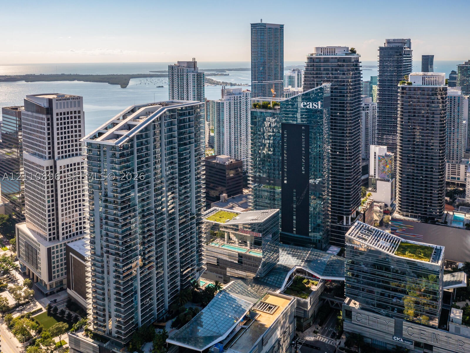68 SE 6th St #1906, Miami FL 33131