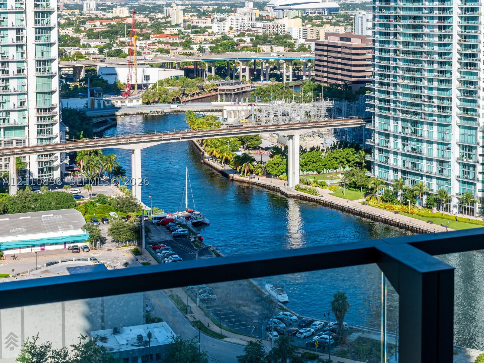 68 SE 6th St #1906, Miami FL 33131