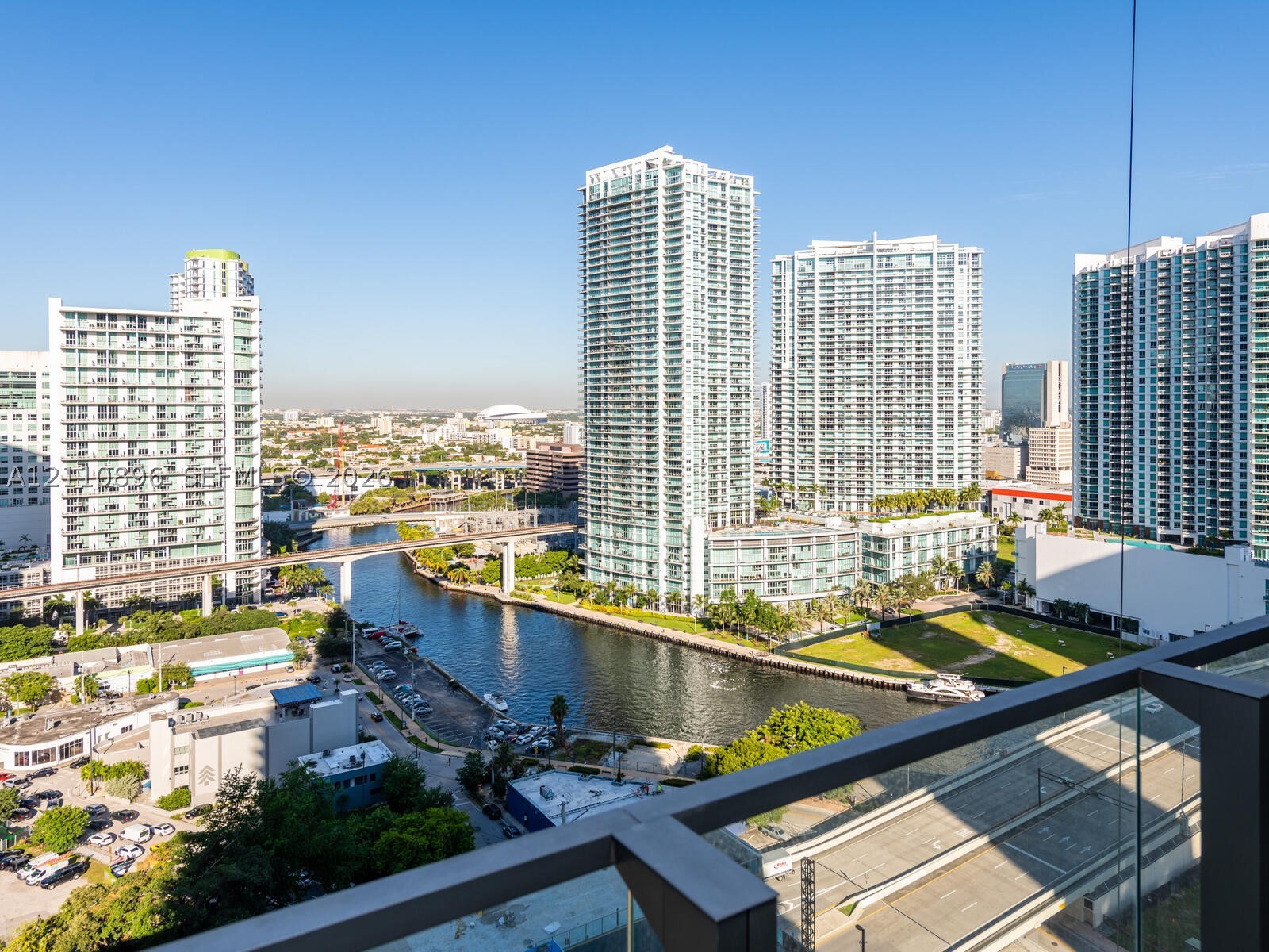 68 SE 6th St #1906, Miami FL 33131