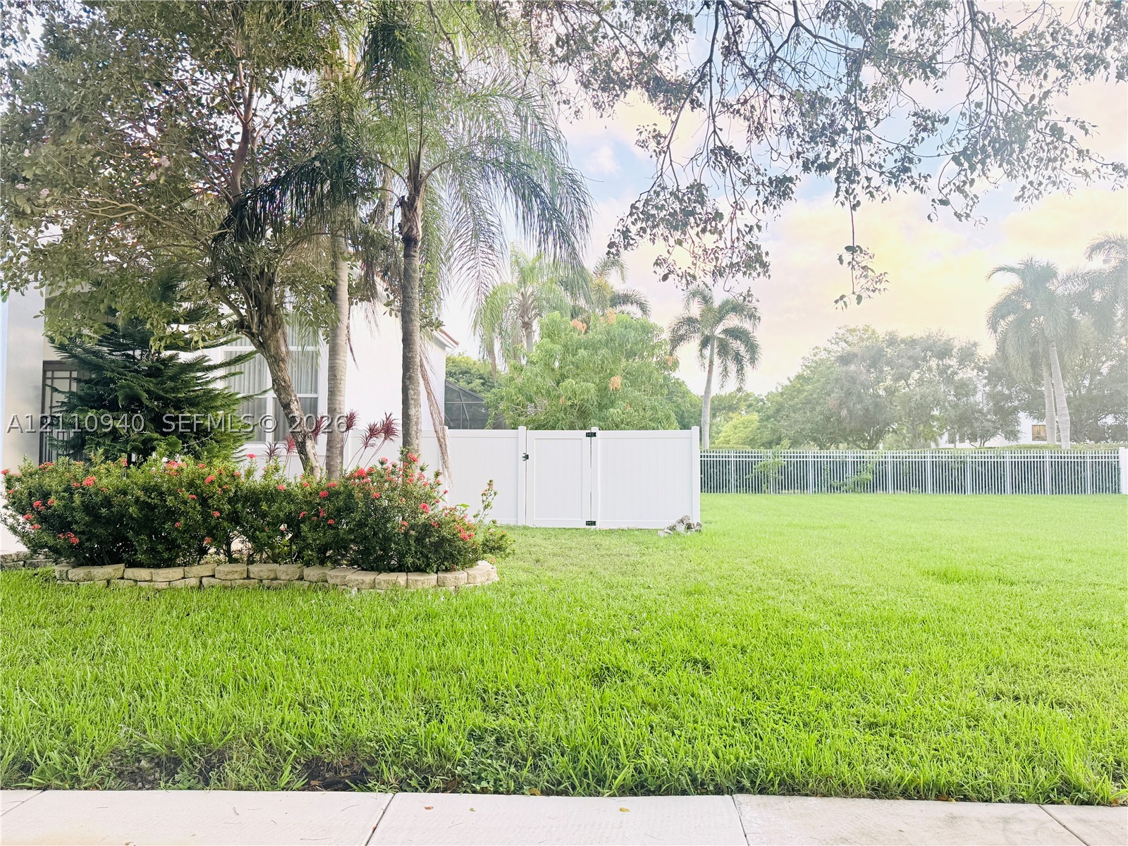 18438 NW 9th St #18438, Pembroke Pines FL 33029