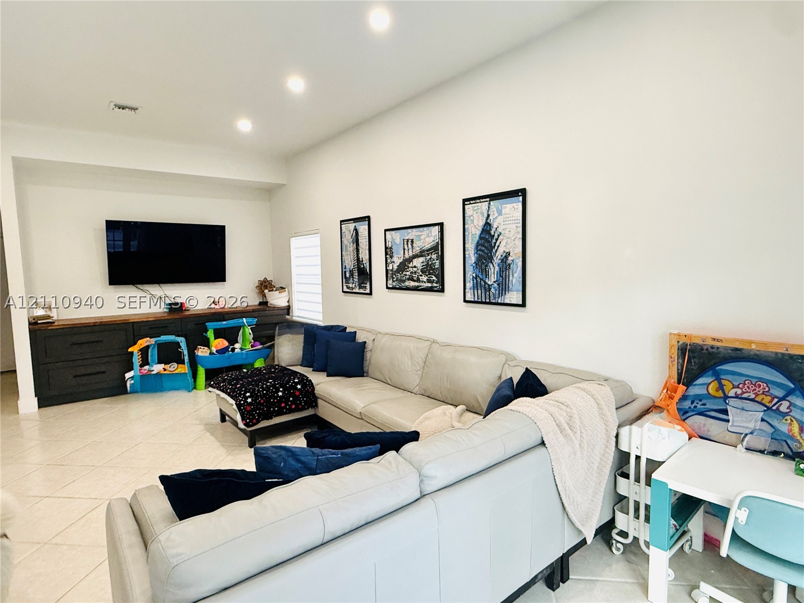 18438 NW 9th St #18438, Pembroke Pines FL 33029