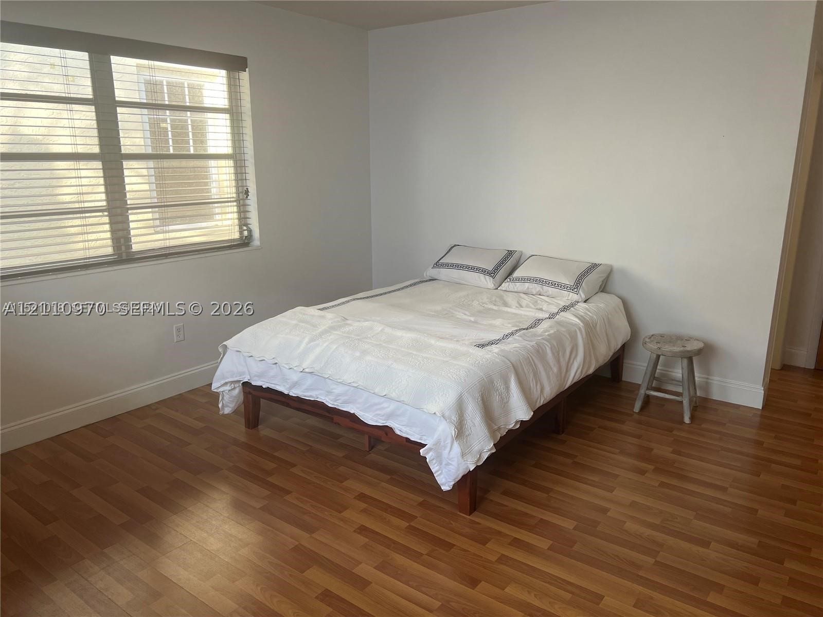 2858 Pine Tree Dr #8, Miami Beach FL 33140