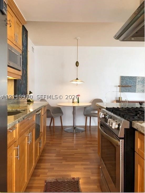 2858 Pine Tree Dr #8, Miami Beach FL 33140