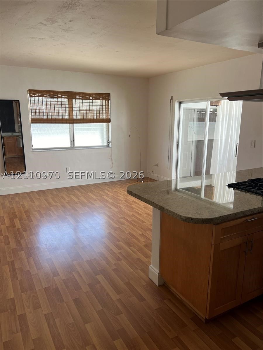 2858 Pine Tree Dr #8, Miami Beach FL 33140