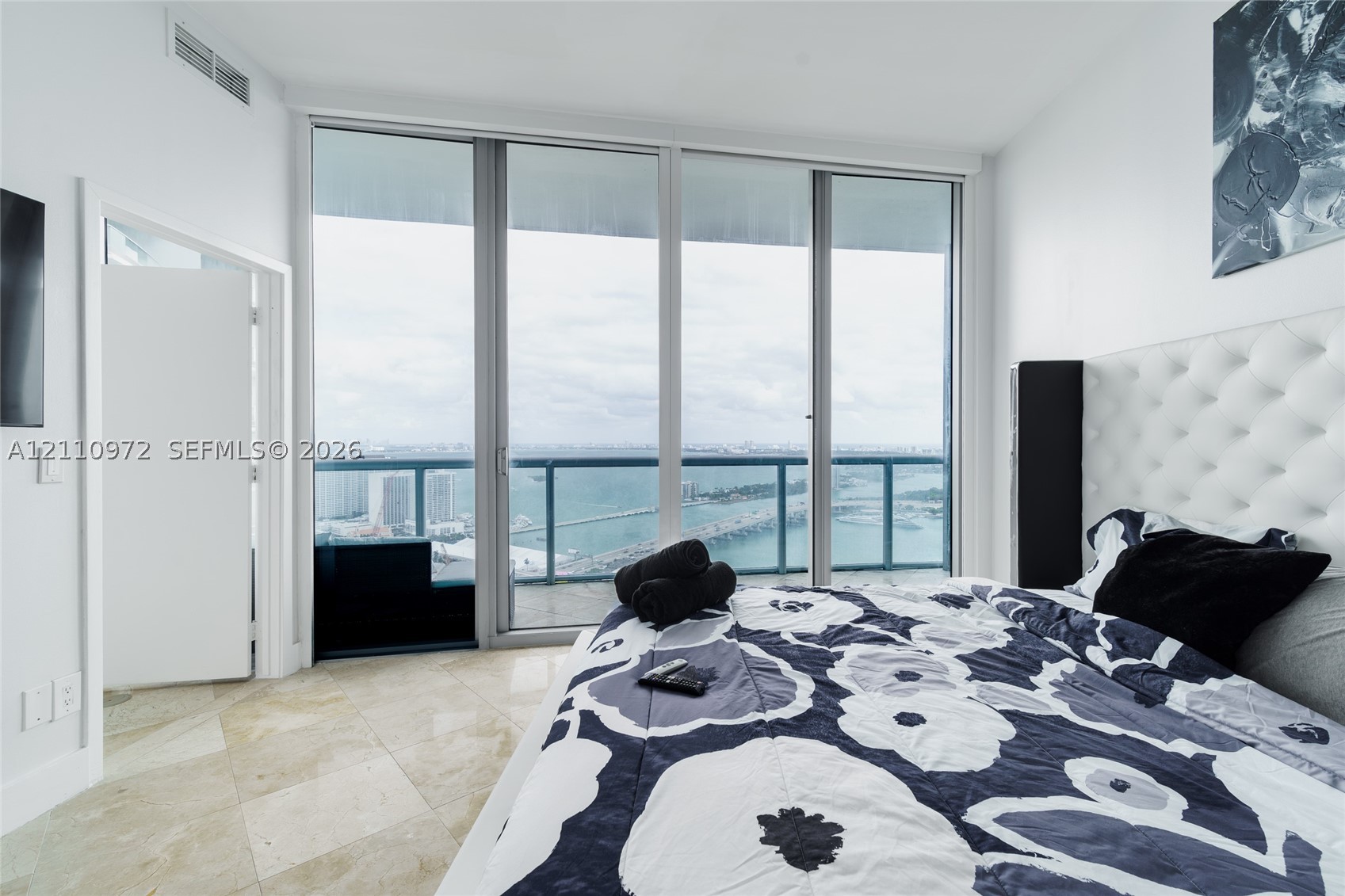 888 Biscayne Blvd #4712, Miami FL 33132