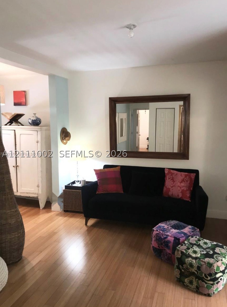 4812 Pine Tree Dr #208, Miami Beach FL 33140