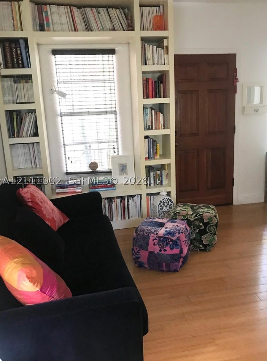 4812 Pine Tree Dr #208, Miami Beach FL 33140