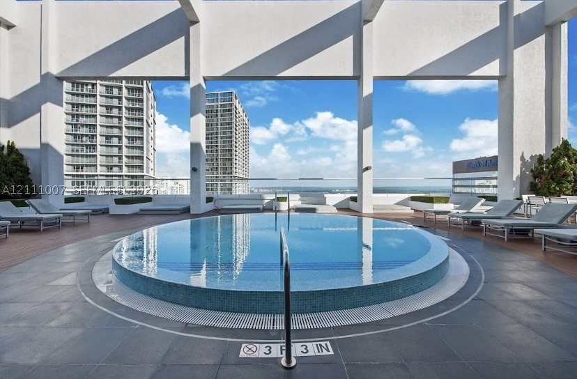 55 SE 6th St #3910, Miami FL 33131