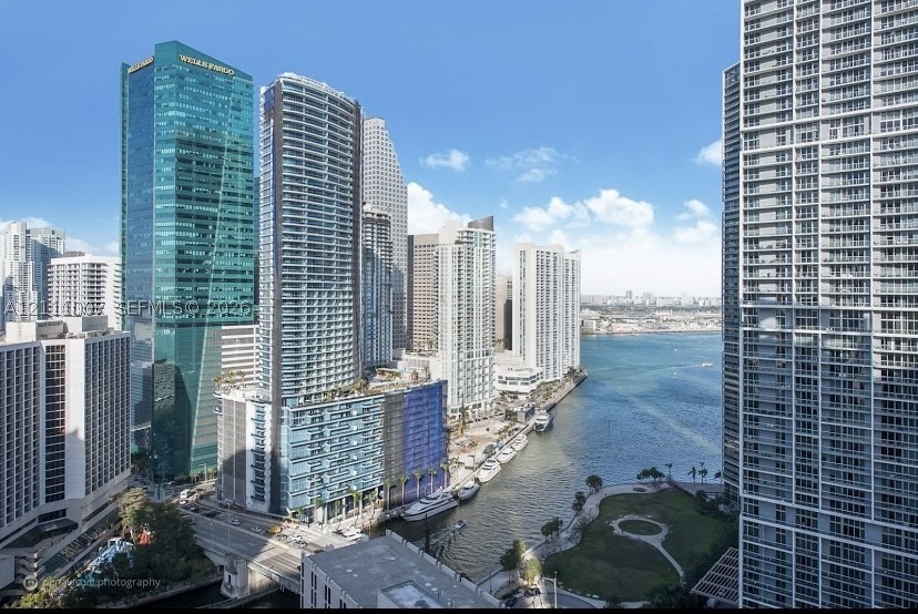 55 SE 6th St #3910, Miami FL 33131