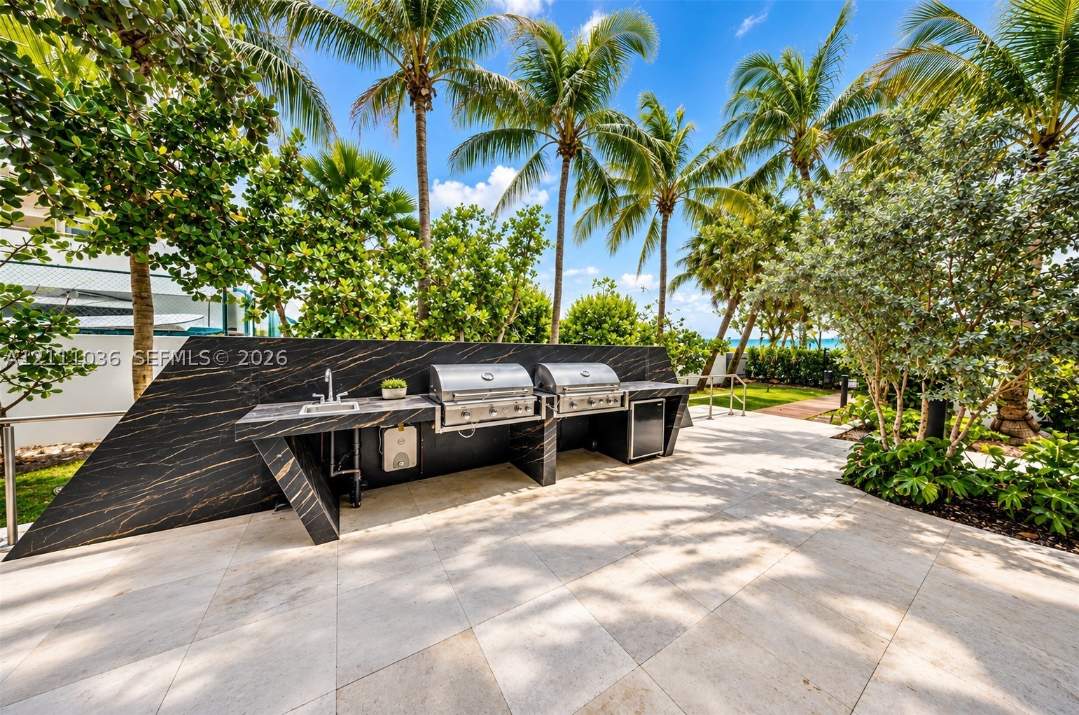 6365 Collins Ave #3811, Miami Beach FL 33141