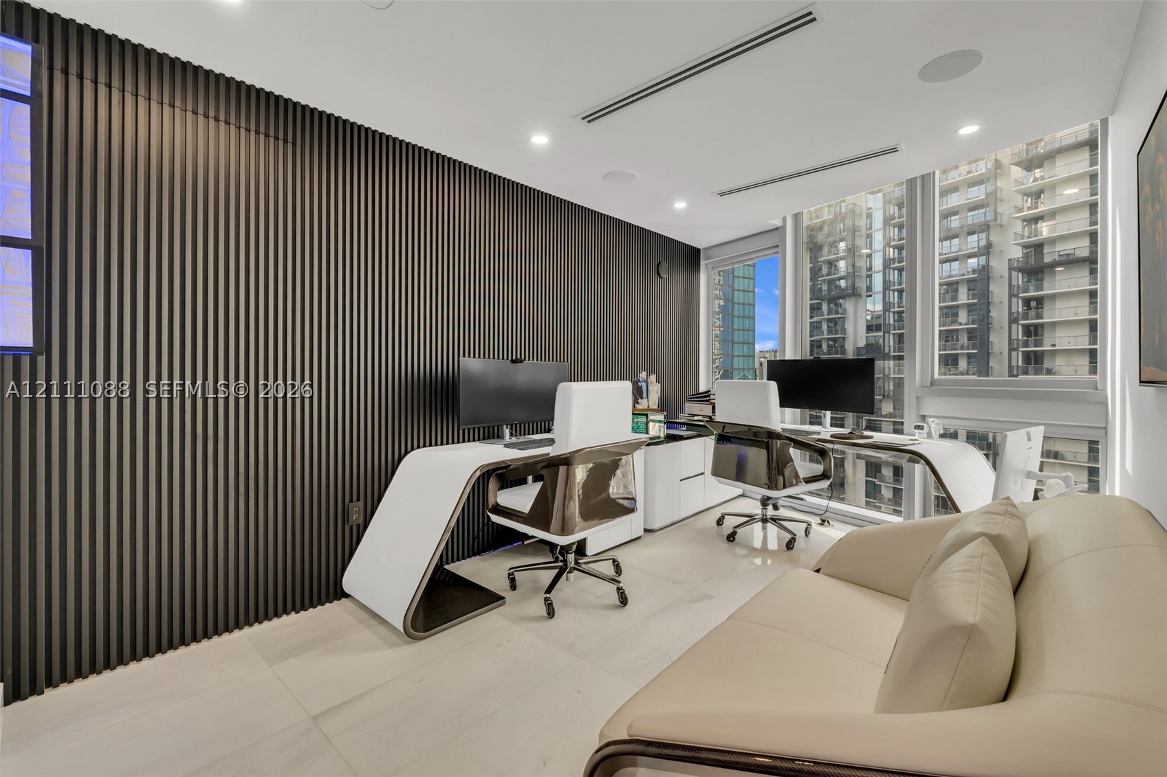 300 Biscayne Boulevard Way #3103C, Miami FL 33131