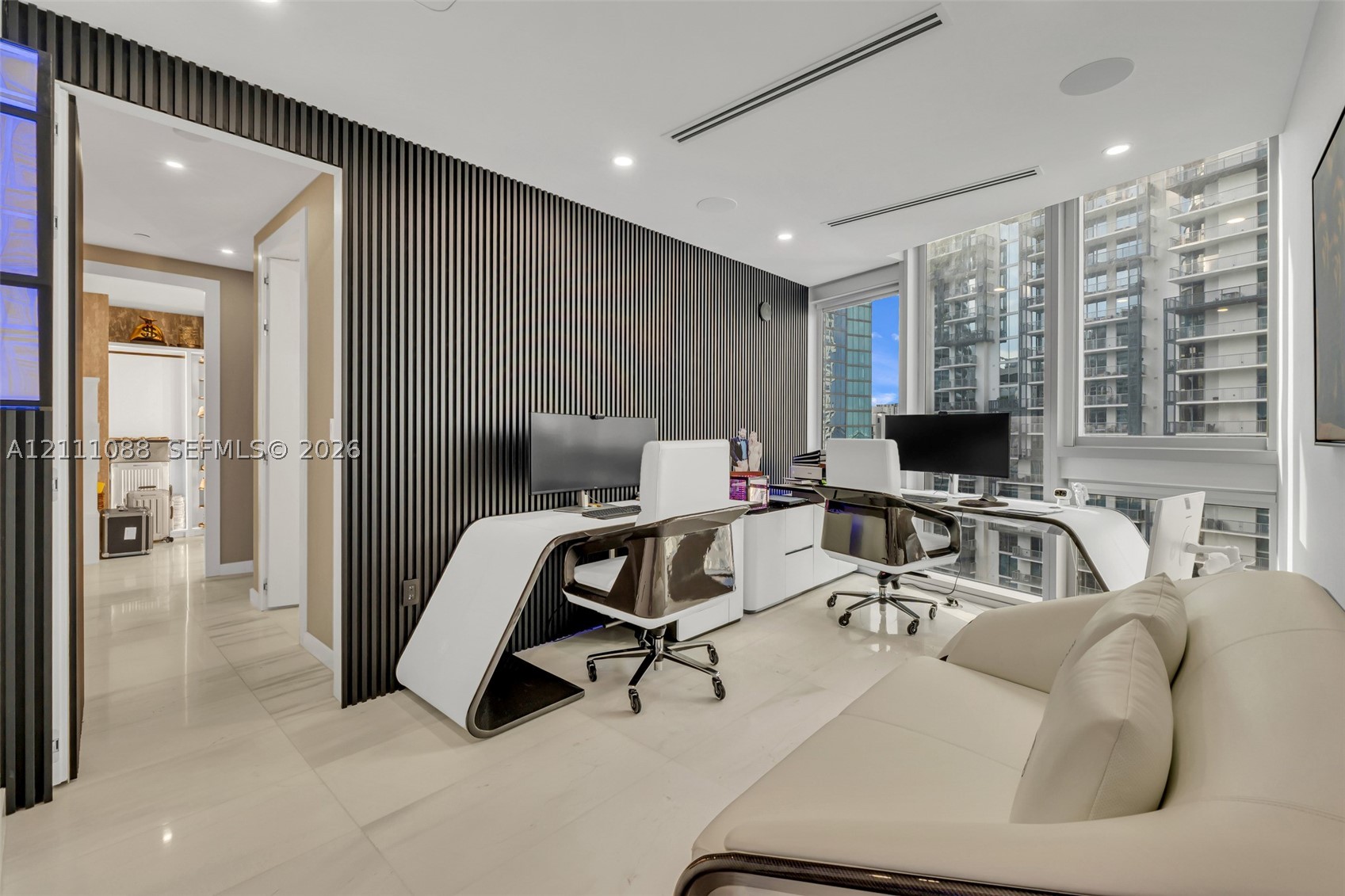 300 Biscayne Boulevard Way #3103C, Miami FL 33131
