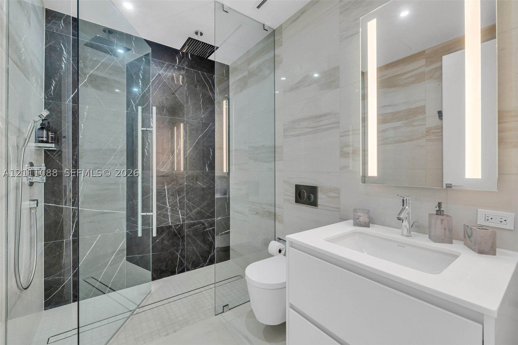 300 Biscayne Boulevard Way #3103C, Miami FL 33131