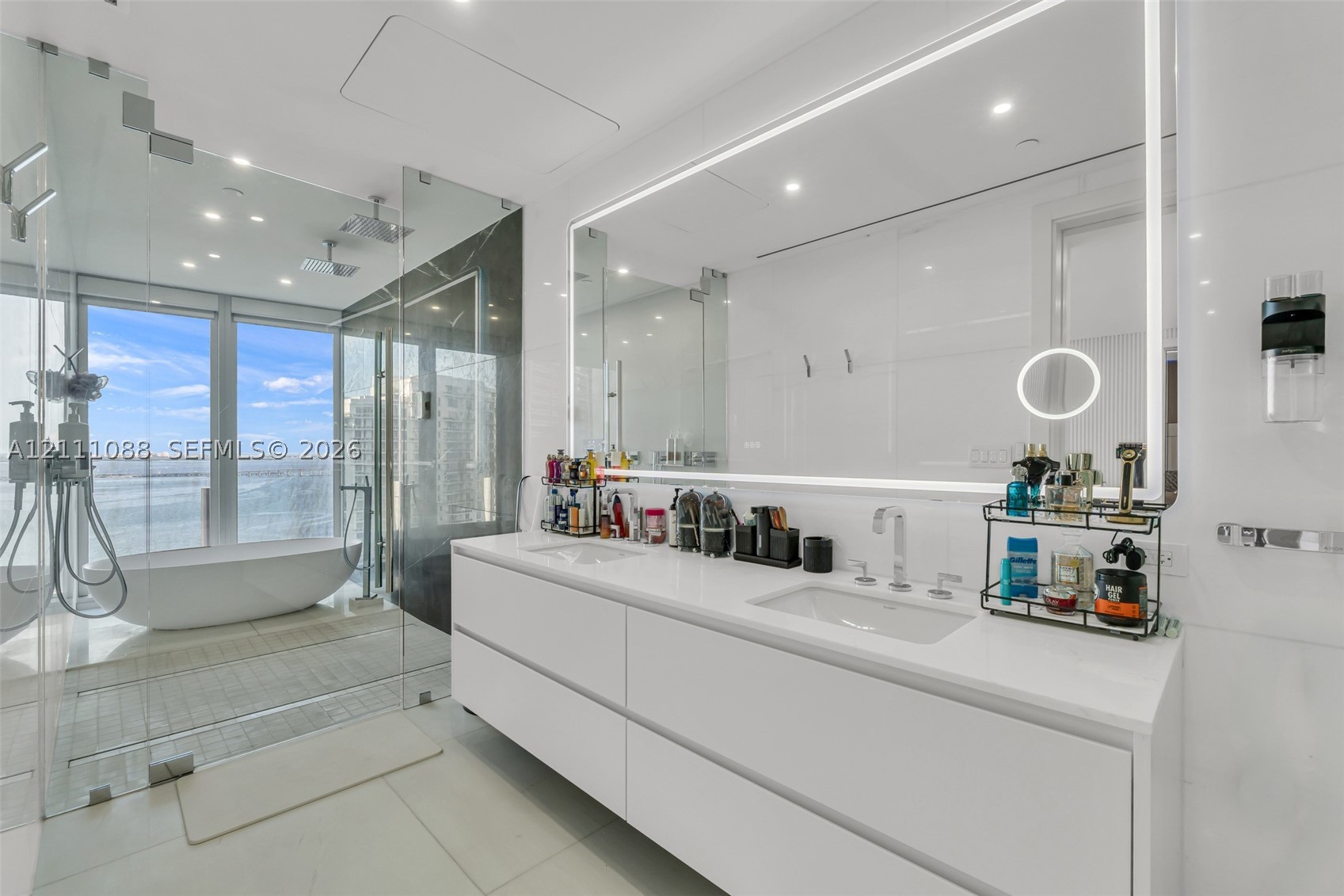 300 Biscayne Boulevard Way #3103C, Miami FL 33131