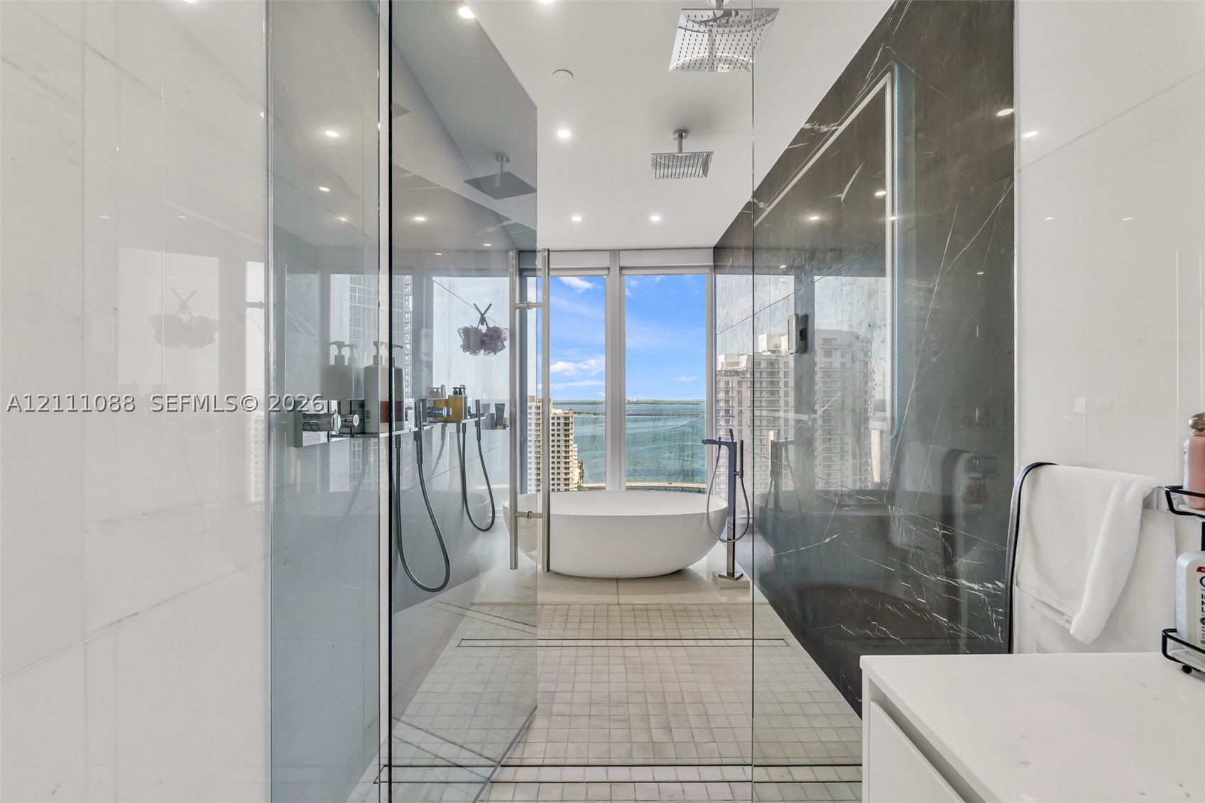 300 Biscayne Boulevard Way #3103C, Miami FL 33131