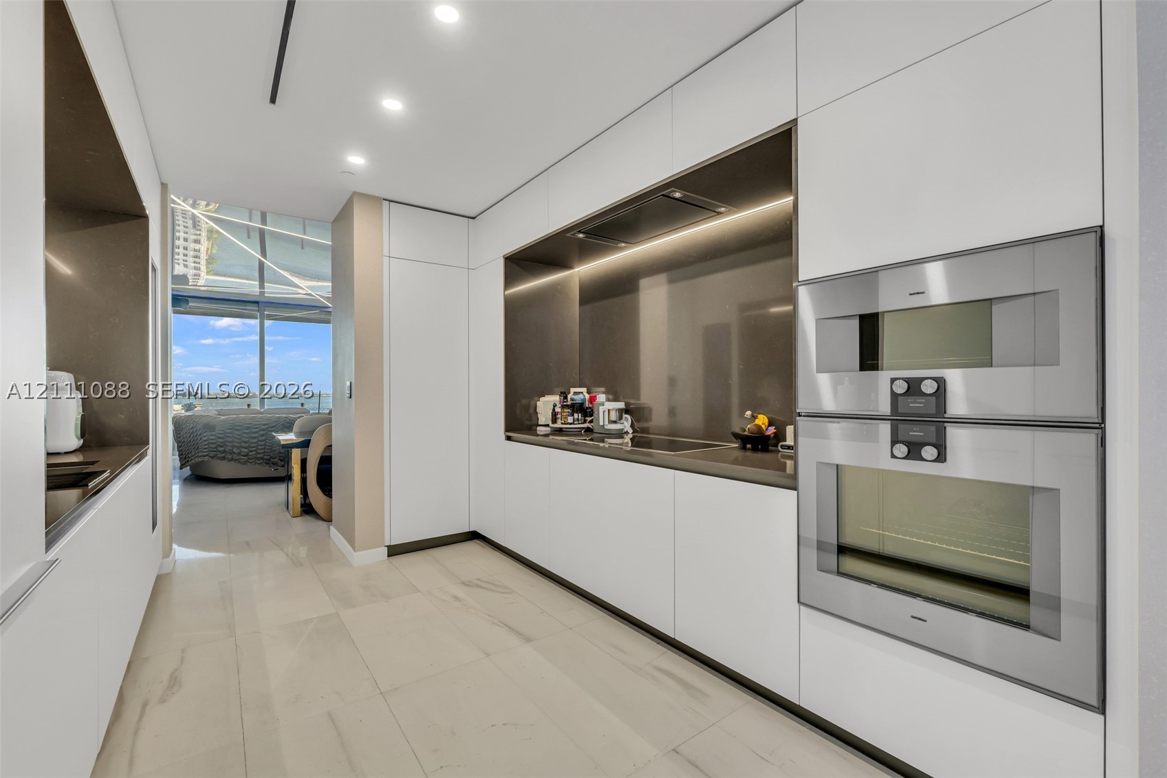 300 Biscayne Boulevard Way #3103C, Miami FL 33131
