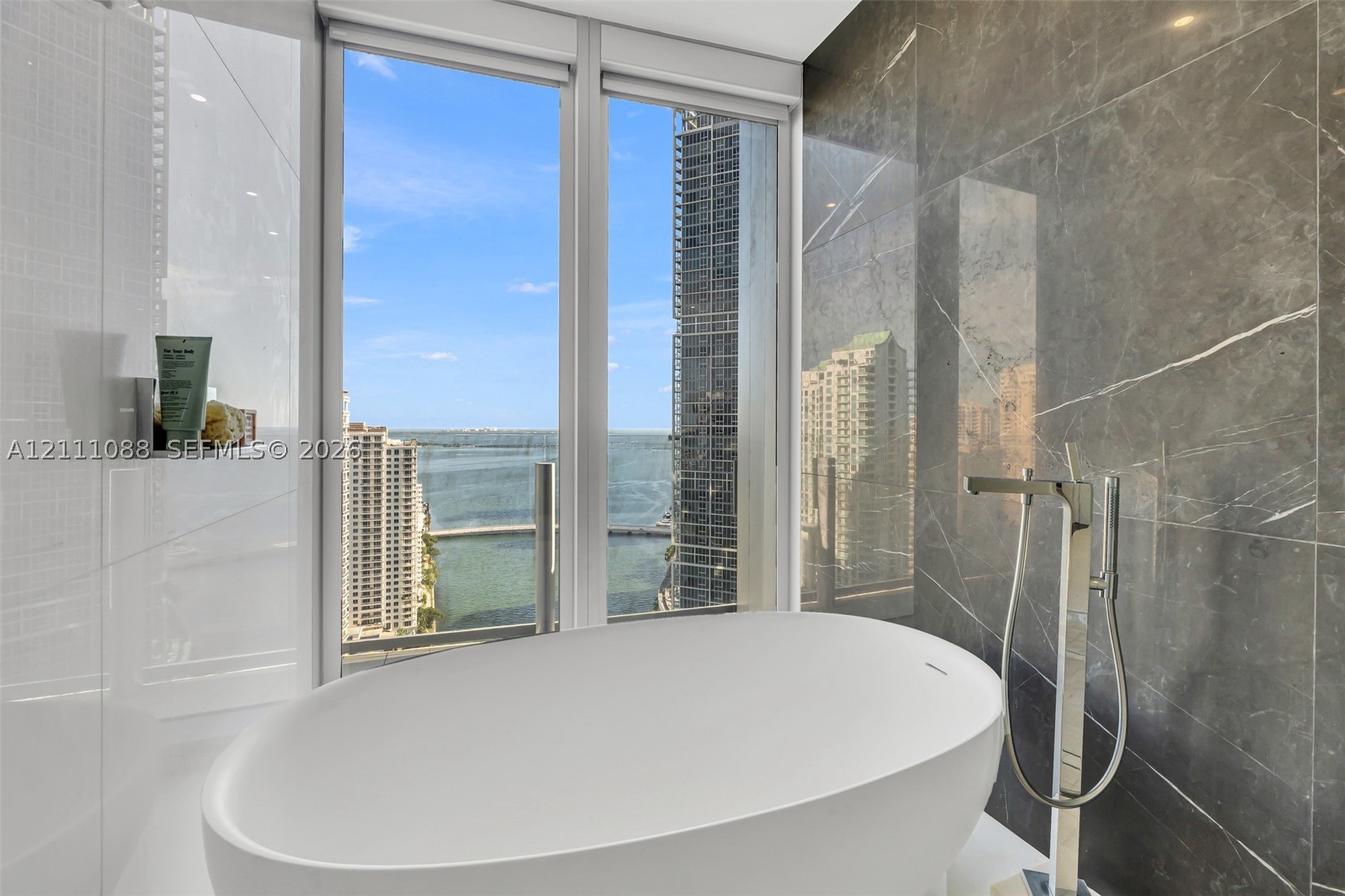 300 Biscayne Boulevard Way #3103C, Miami FL 33131