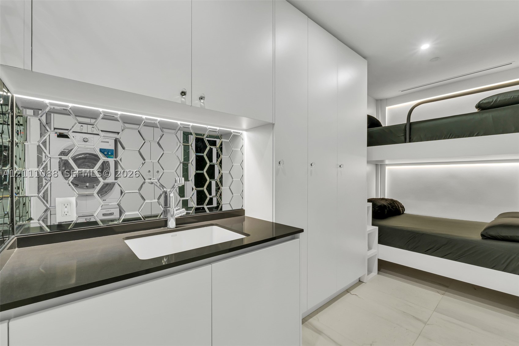 300 Biscayne Boulevard Way #3103C, Miami FL 33131