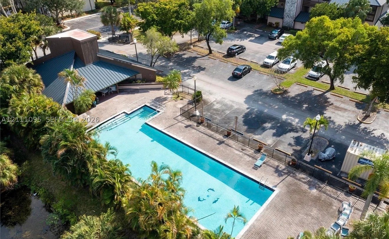 120 SW 96th Ter #104, Plantation FL 33324