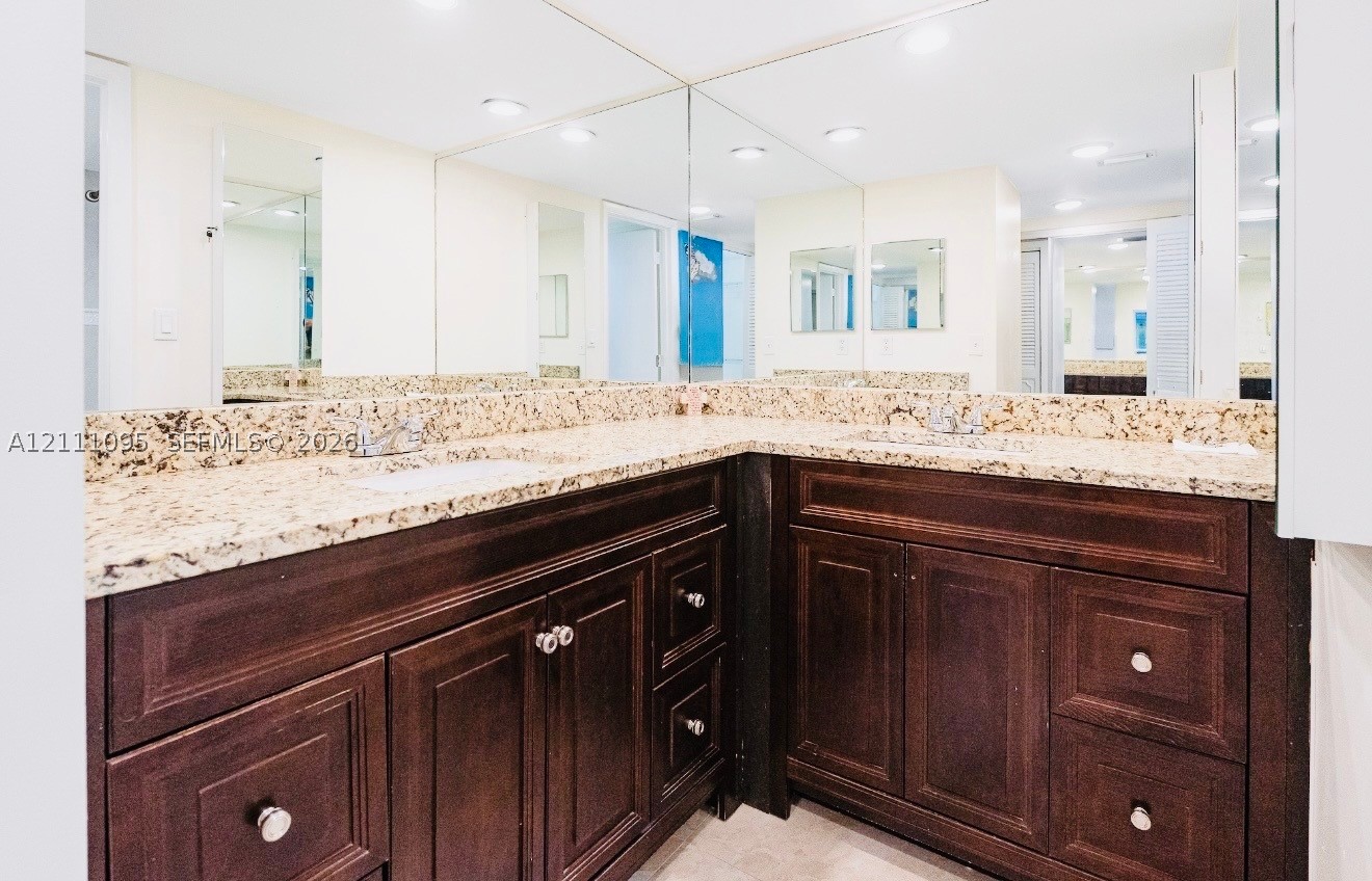120 SW 96th Ter #104, Plantation FL 33324