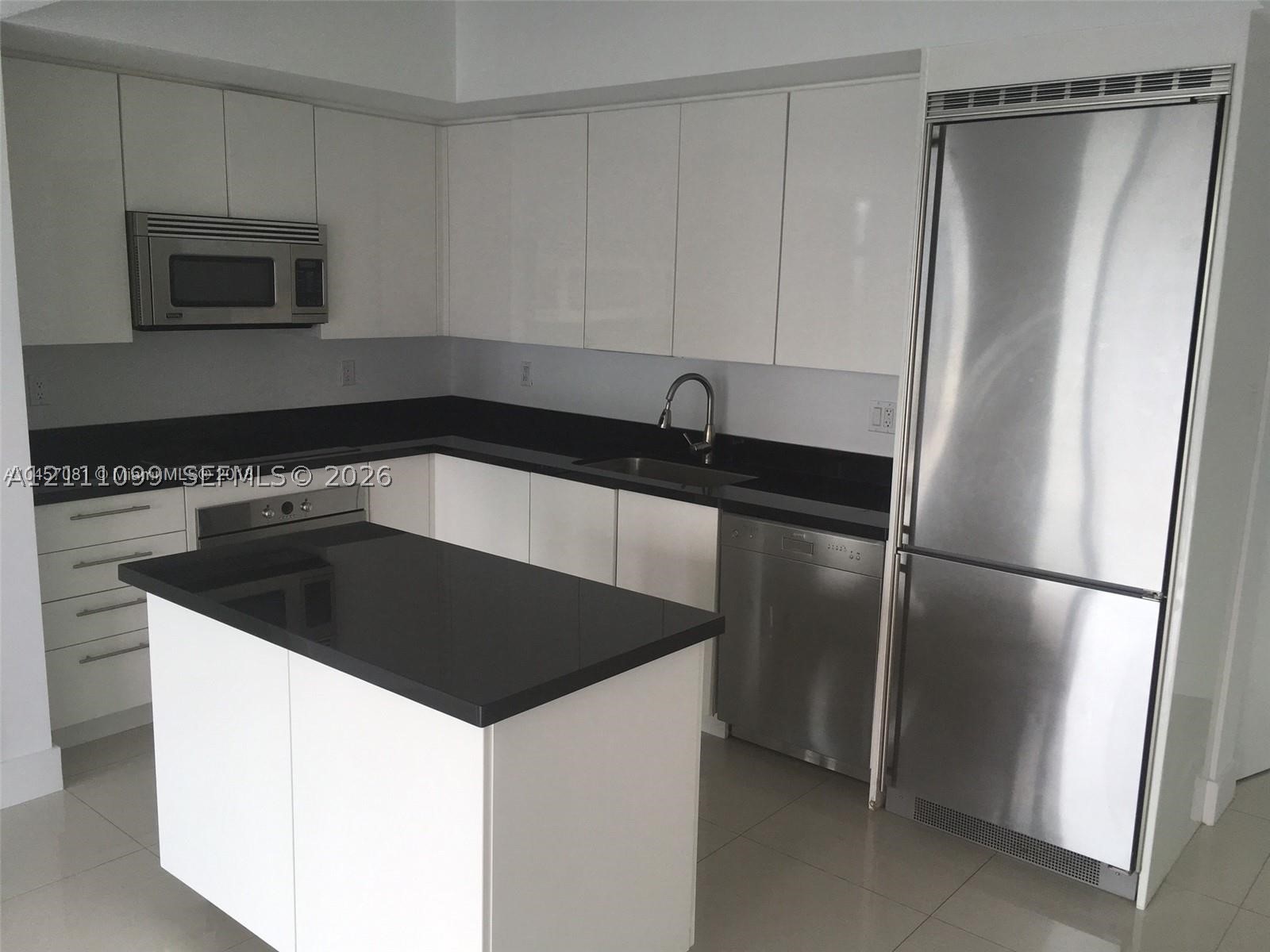 92 SW 3rd St #3704, Miami FL 33130