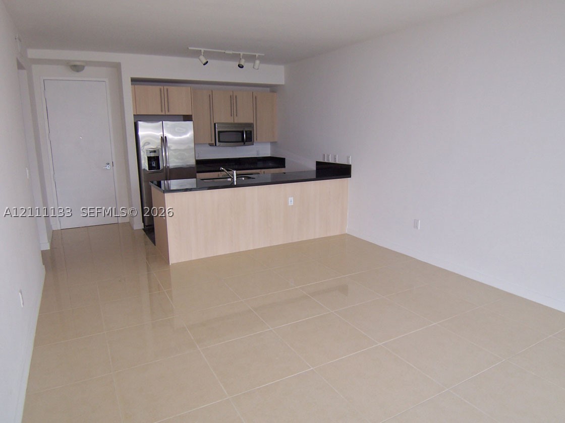 79 SW 12th St #3305-S, Miami FL 33130