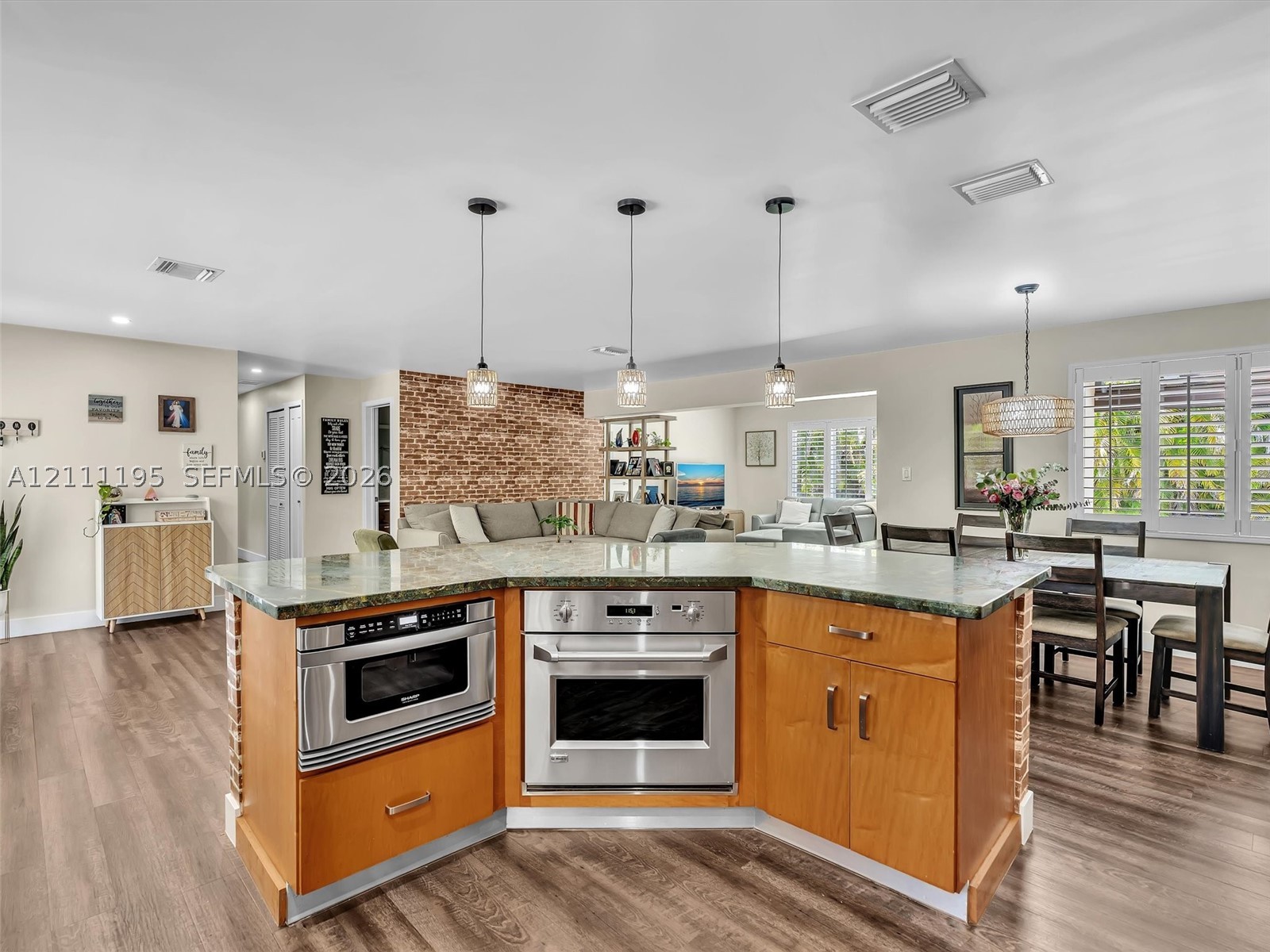 9720 SW 73rd Ct, Pinecrest FL 33156