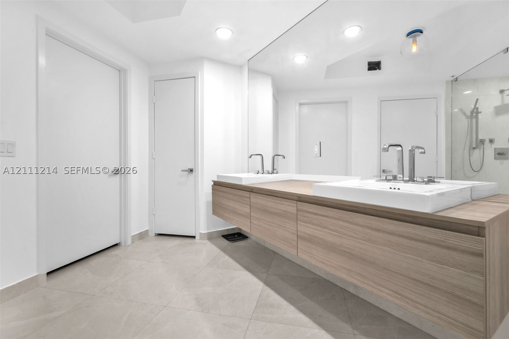 17111 Biscayne Blvd #411, North Miami Beach FL 33160