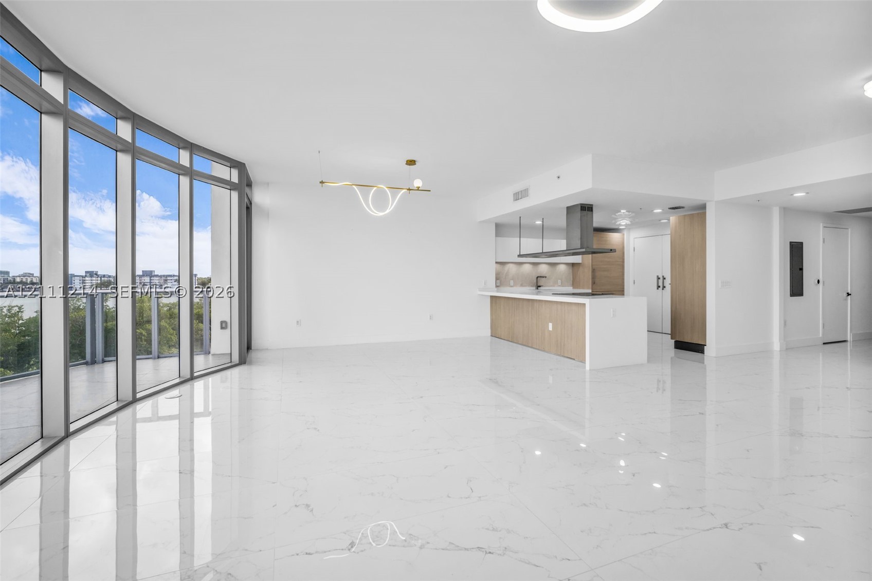 17111 Biscayne Blvd #411, North Miami Beach FL 33160