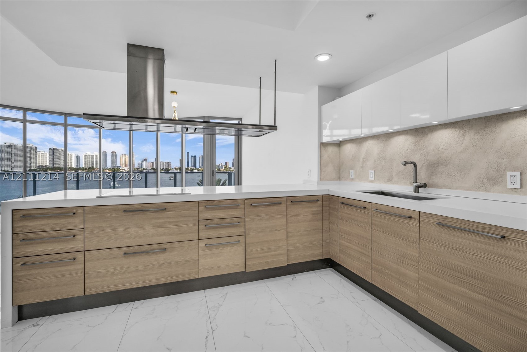 17111 Biscayne Blvd #411, North Miami Beach FL 33160