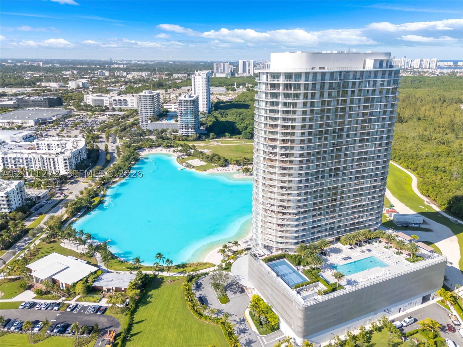 2411 Laguna Circle #905, North Miami Beach FL 33181