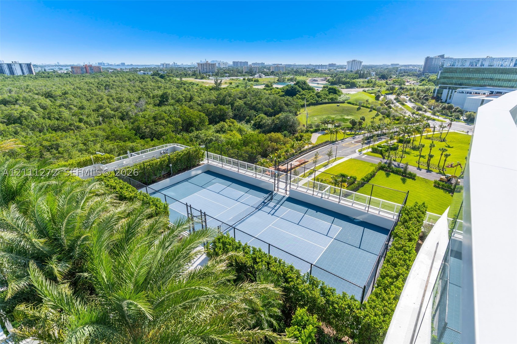 2411 Laguna Circle #905, North Miami Beach FL 33181