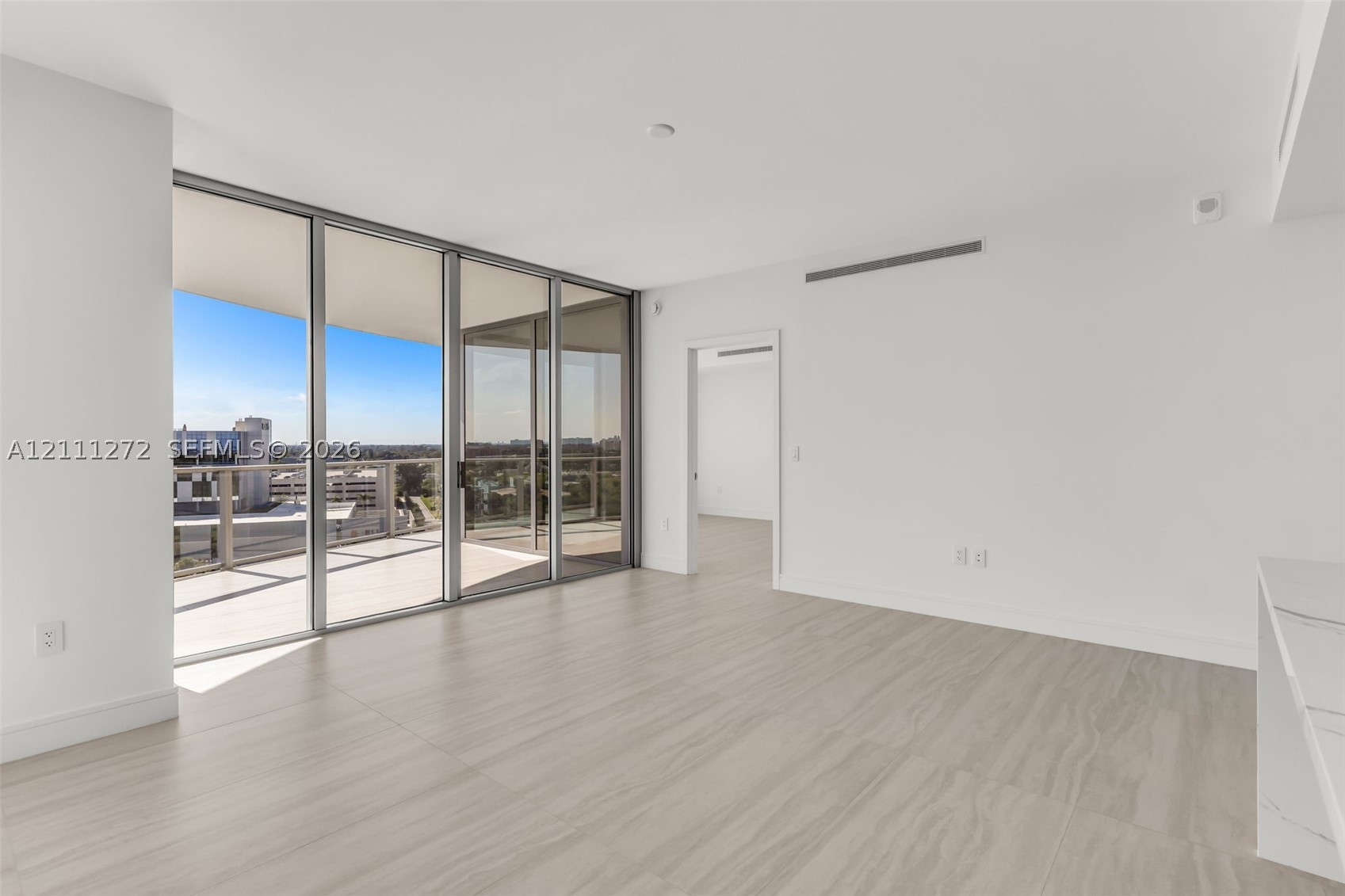 2411 Laguna Circle #905, North Miami Beach FL 33181