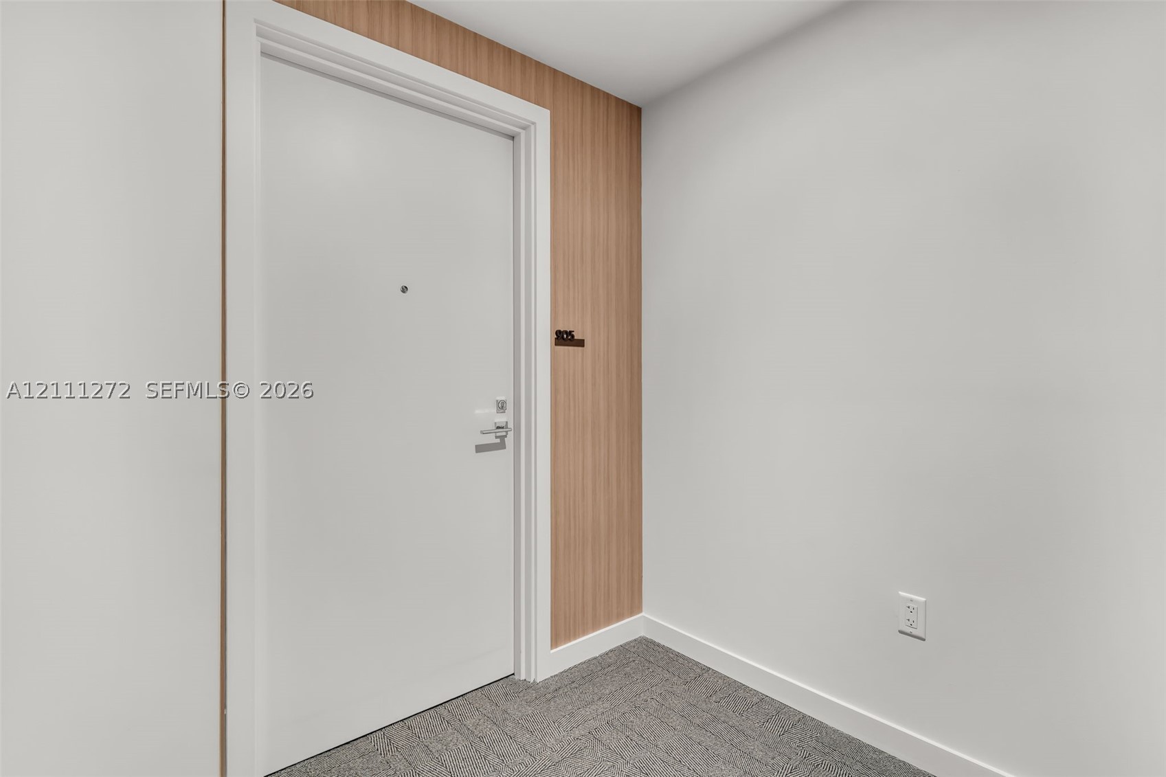 2411 Laguna Circle #905, North Miami Beach FL 33181