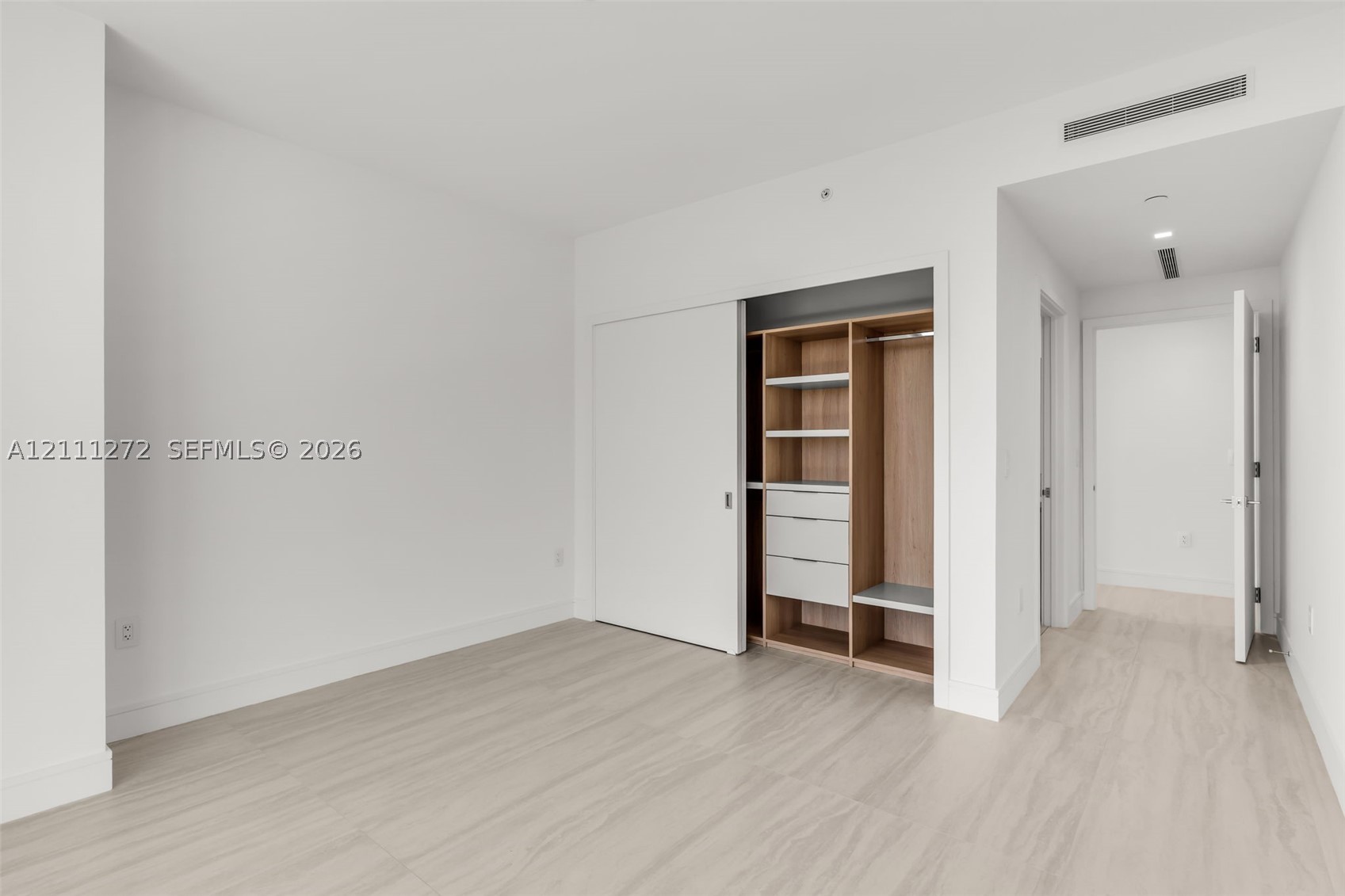 2411 Laguna Circle #905, North Miami Beach FL 33181
