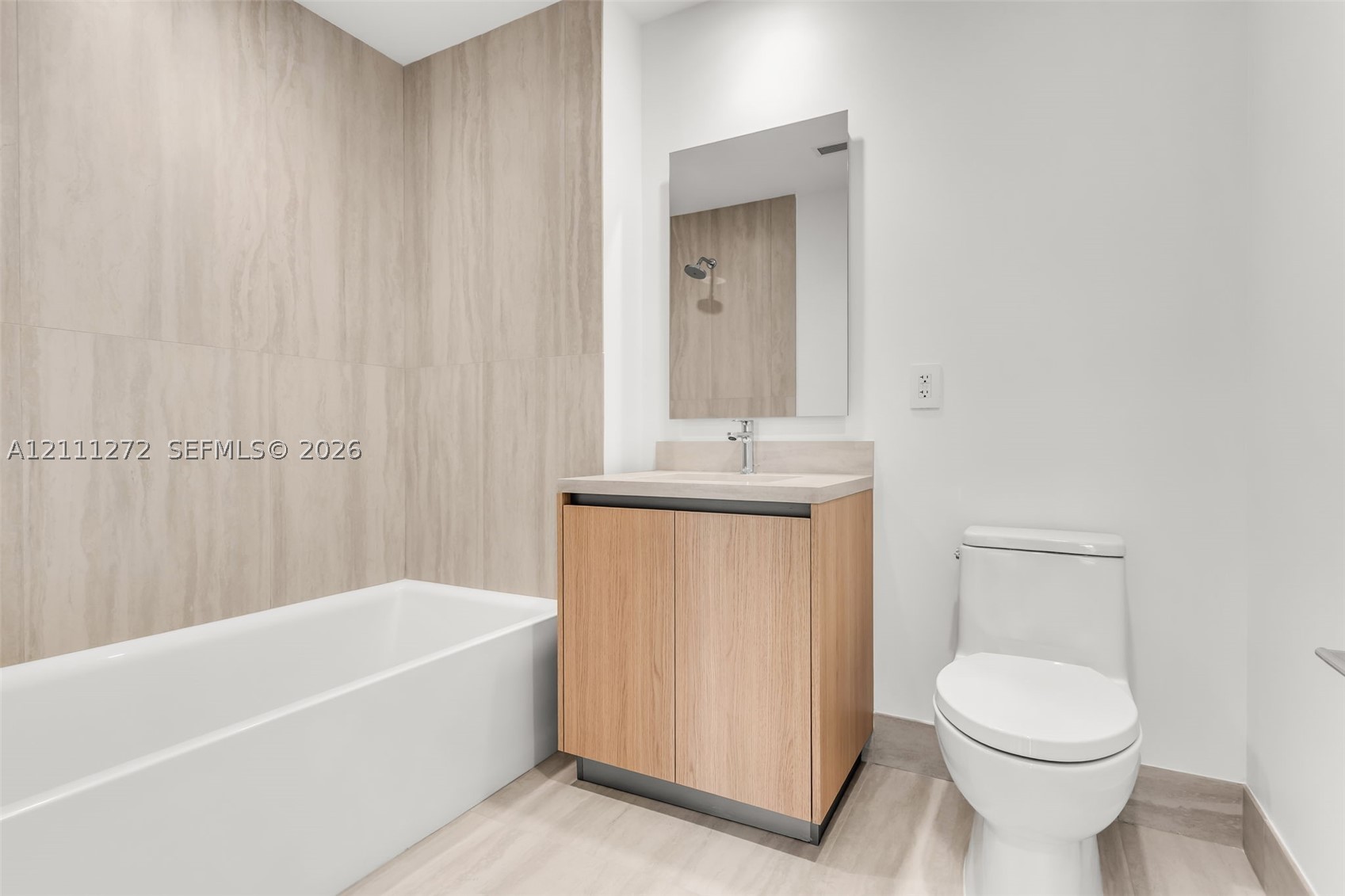 2411 Laguna Circle #905, North Miami Beach FL 33181