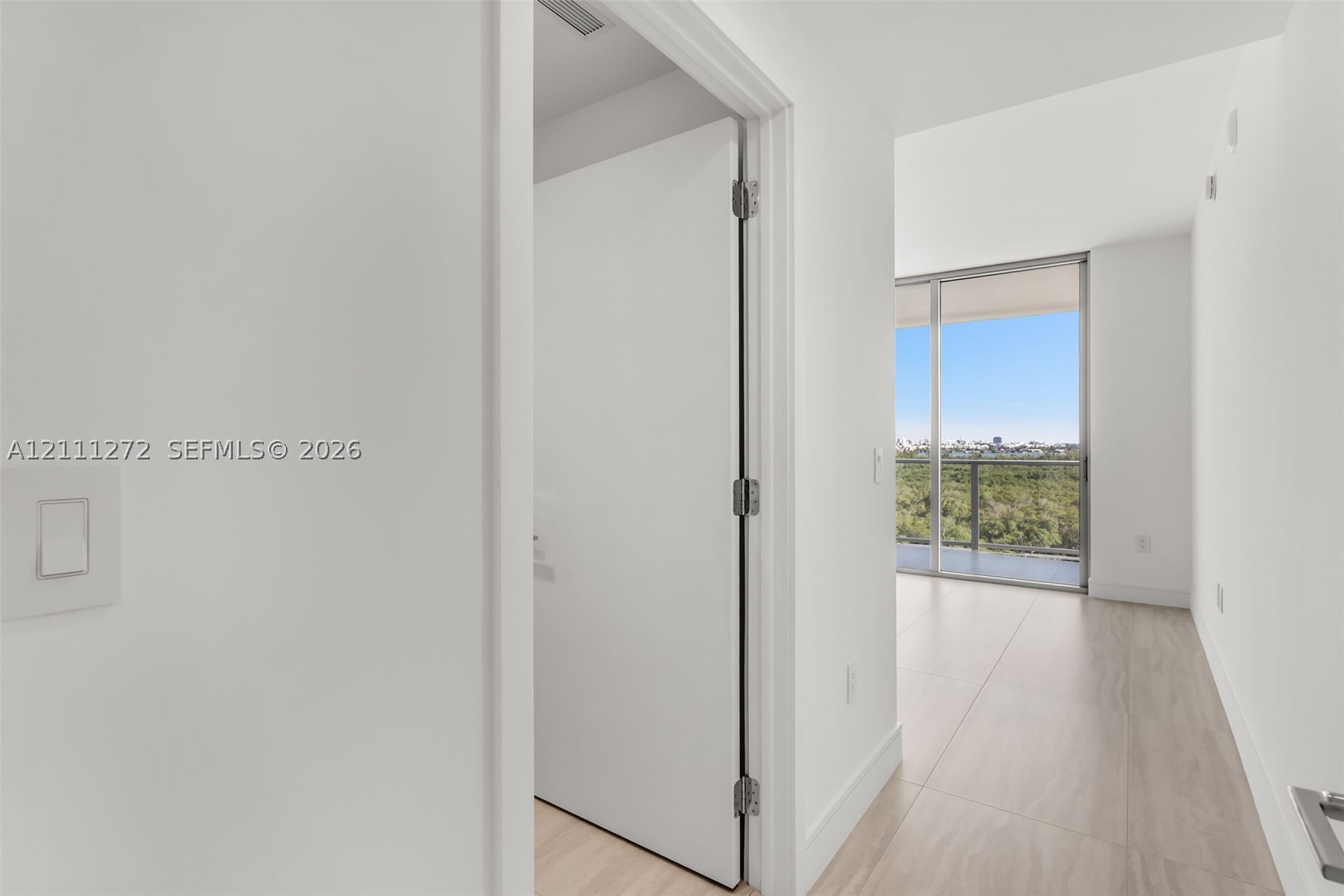 2411 Laguna Circle #905, North Miami Beach FL 33181