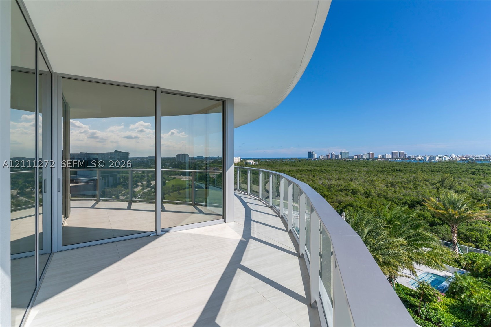 2411 Laguna Circle #905, North Miami Beach FL 33181