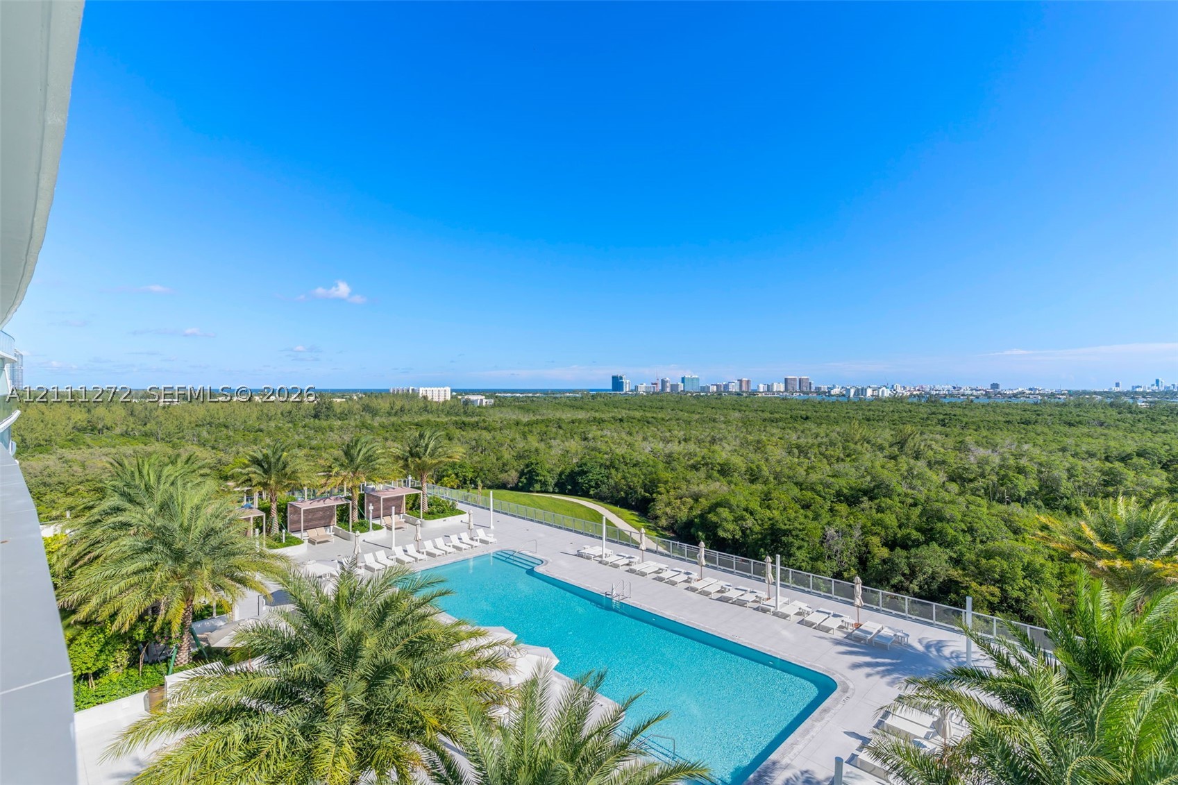 2411 Laguna Circle #905, North Miami Beach FL 33181